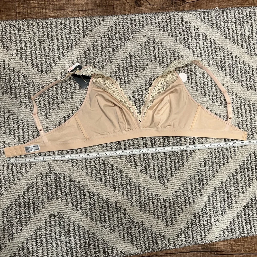 Wacoal embrace lace Soft Cup Wireless bra‎ Lingerie